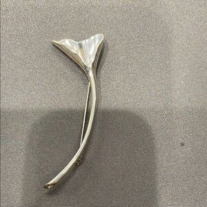 Elegant Silver Floral Brooch